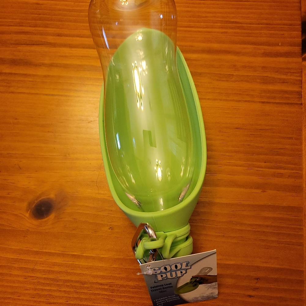 COOL PUP FOLDING LEAF TRAVEL BOTTLE 18OZ. NEW